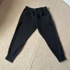 adidas ブラック ジャージパンツ