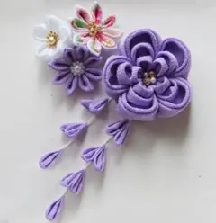 和装や卒業式にも◎下がり付薄紫つまみ細工髪飾り（ヘアクリップ）コサージュ２way