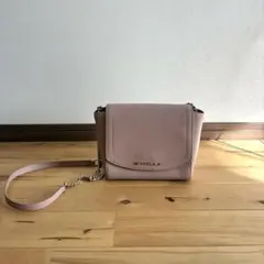 FURLA チェーンショルダーバッグ ピンクベージュのサムネイル