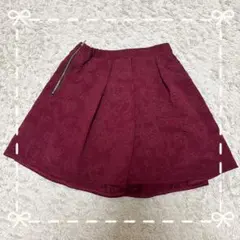 フレアスカート　ボルドー　ワインレッド　赤　ミニスカ　花柄　刺繍　秋冬　裏地付きのサムネイル