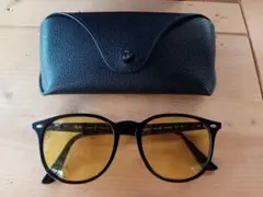 Ray-Ban RB 4246 サングラス イエロー