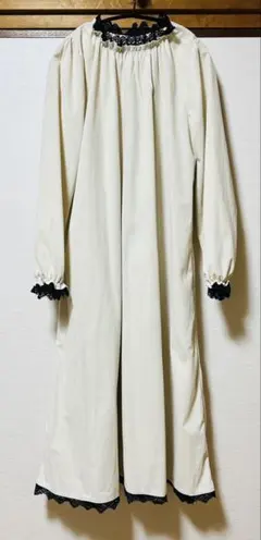 アイボリー ロングワンピース 長袖　黒レース　コーデュロイ　レディース　試着のみ