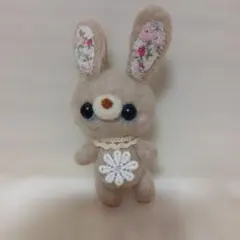 ハンドメイド 羊毛フェルト うさぎ 水色ドレス マスコット - メルカリ