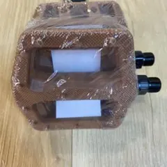 未使用　CULT NYON PEDAL 9-1/16" GUM フラットペダルのサムネイル