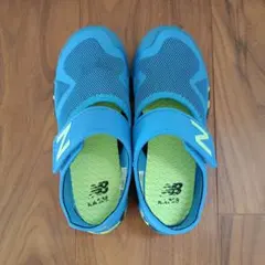 New Balance ブルー サンダル
