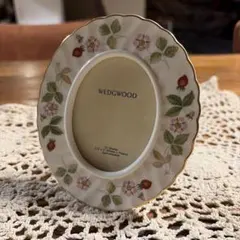 WEDGWOOD ウェッジウッド　ストロベリーデザイン フォトフレーム　陶器
