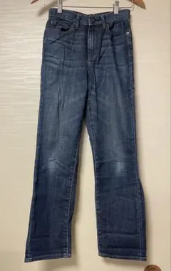 UNIQLO ハイライズ ストレートデニム　22(56㎝)