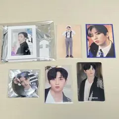 許豊凡 フェンファン フレームスタンド 缶バッジ トレカ