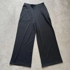 美品　ユニクロ　クレープジャージーストレートパンツ
