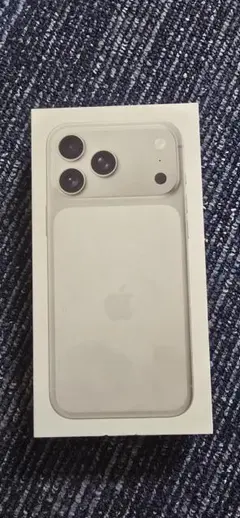 iPhone 17 Pro Max 2TB シルバー SIMフリー - メルカリ