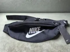 NIKE ボディバッグ 3L