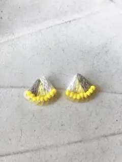 刺繍イヤリング ピアス カケラ ＊イエロー