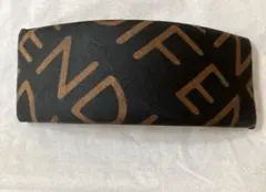 FENDI バレッタ　黒/茶色