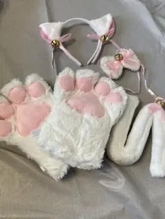 4点セット 萌えねこアイテム 耳カチューシャ 首輪 もこふわ肉球 しっぽ 白猫