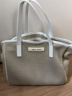 馬子様❢ q bag paris　グレー　リュック　バックバック 美品❗️ 馬子様❢ q bag paris グレー リュック バックバック 美品