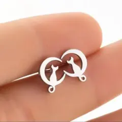 ピアス　猫と月　小ぶり