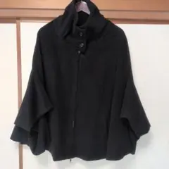 ビアズリー　スタンドカラー　ポンチョ　　ケープコート