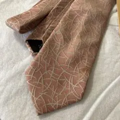 カルバンクライン　ピンク系　抽象模様ネクタイ シルバー　シルク