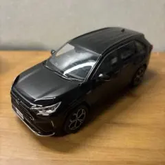 新型RAV4 ミニカー カラーサンプル アティチュードブラックマイカ Amazon | 1/30 ミニカー 新型RAV4 PHV ラブフォーPHV 非売品 カラー