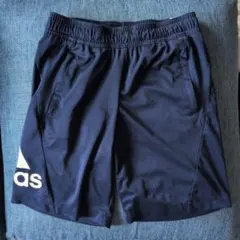adidas ネイビー ハーフパンツ