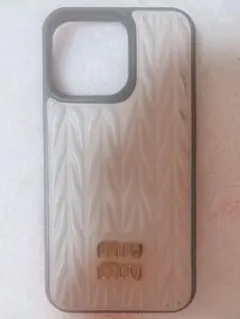 miu miu iPhone13 ピンク　キルティングデザインのサムネイル