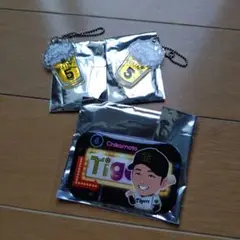 近本選手　 非売品 キーホルダー2個セット　缶バッジ