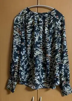 【美品】zaraトップス