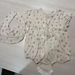花柄ロンパースとスタイのセット