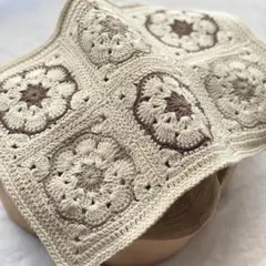 いも様ご依頼の品 手編みグラニースクエア インテリア装飾マルチカバー　ナチュラル