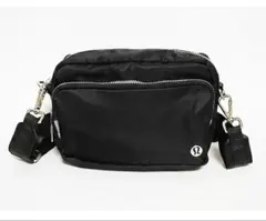 未使用級lululemon Everywhere Crossbody Bag2Lのサムネイル