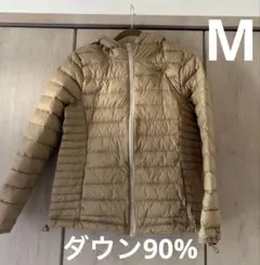 美品　フード付き　ベージュ　軽量　ダウンジャケット