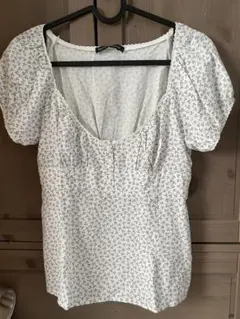 Brandy Melville 花柄 半袖ブラウス　ブランディメルビルのサムネイル