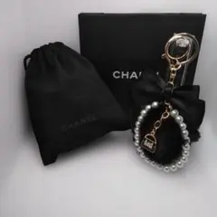 CHANEL公式オンラインショップ限定ノベルティポ―チ&ポンポンチャ―ム