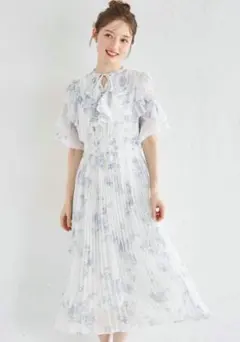 リボン付きラッフルフリル×ピコレースフラワープリントプリーツワンピース　ブルー