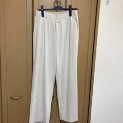 UNIQLO ベージュ ワイドパンツ