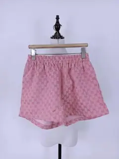 ピンク ロゴ入り ショートパンツ