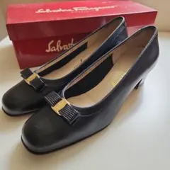 Salvatore Ferragamo 黒 リボン付きパンプス