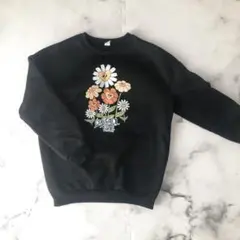 花柄プリント 黒 トレーナー