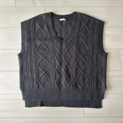 ハニーズ　ニットベスト　Ｍサイズ