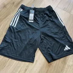 adidas ブラック ショートパンツ 3本ライン