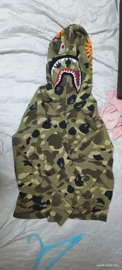 A BATHING APE シャークパーカー希少 迷彩 Mのサムネイル