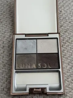 ルナソル LUNASOL テンダークリアアイズ 01 アイシャドウのサムネイル