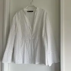 ZARA エンブロイダリーレースブラウスのサムネイル