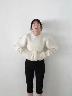 ペプラムニット