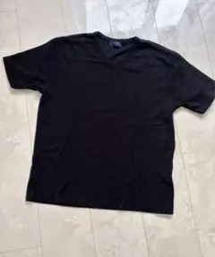 黒 Vネック Tシャツ