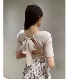 snidel Sustainableバックオープンリボンニットプルオーバー