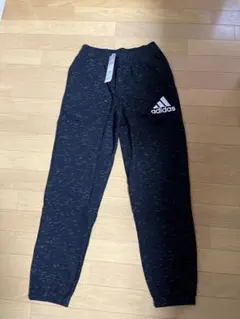 新品　アディダス　160cm パンツ　長ズボン　スウェット　ブラック　キッズ