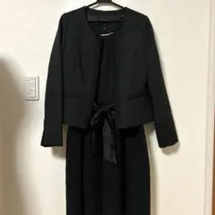 黒いワンピーススーツ11号