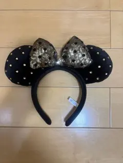 ディズニーカチューシャ　ミニー　ブラック×ゴールド