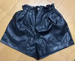 ブラック ショートパンツ